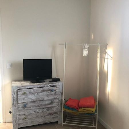 Gite Independant 1 Chambre Prignac-et-Marcamps Exterior photo
